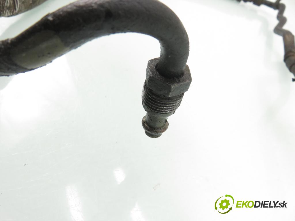 VW TRANSPORTER IV Skrzynia (70XA) KABINA/PLATFORMA 1994 55,00 2.4 D - AJA 2370,00 trubka / Rúra servočerpadlo 701422393A