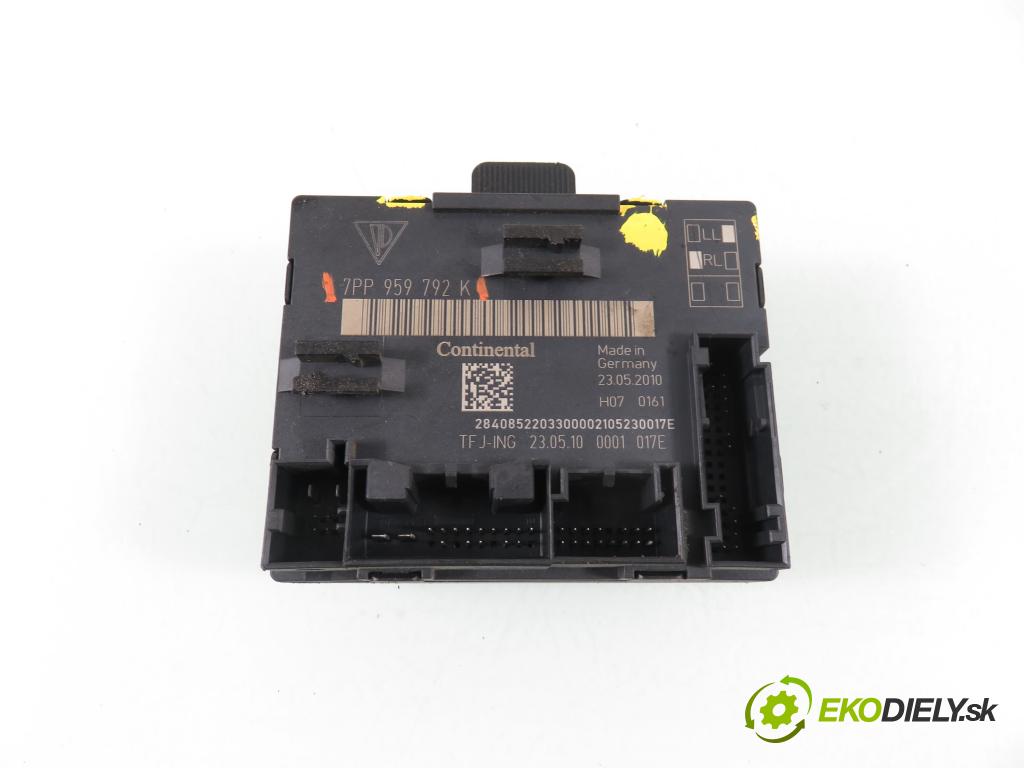 PORSCHE CAYENNE II (92A) SUV 2010 176,00 3.0 Diesel - M 05.9E 2967,00 MODUL Dvere 7PP959792K