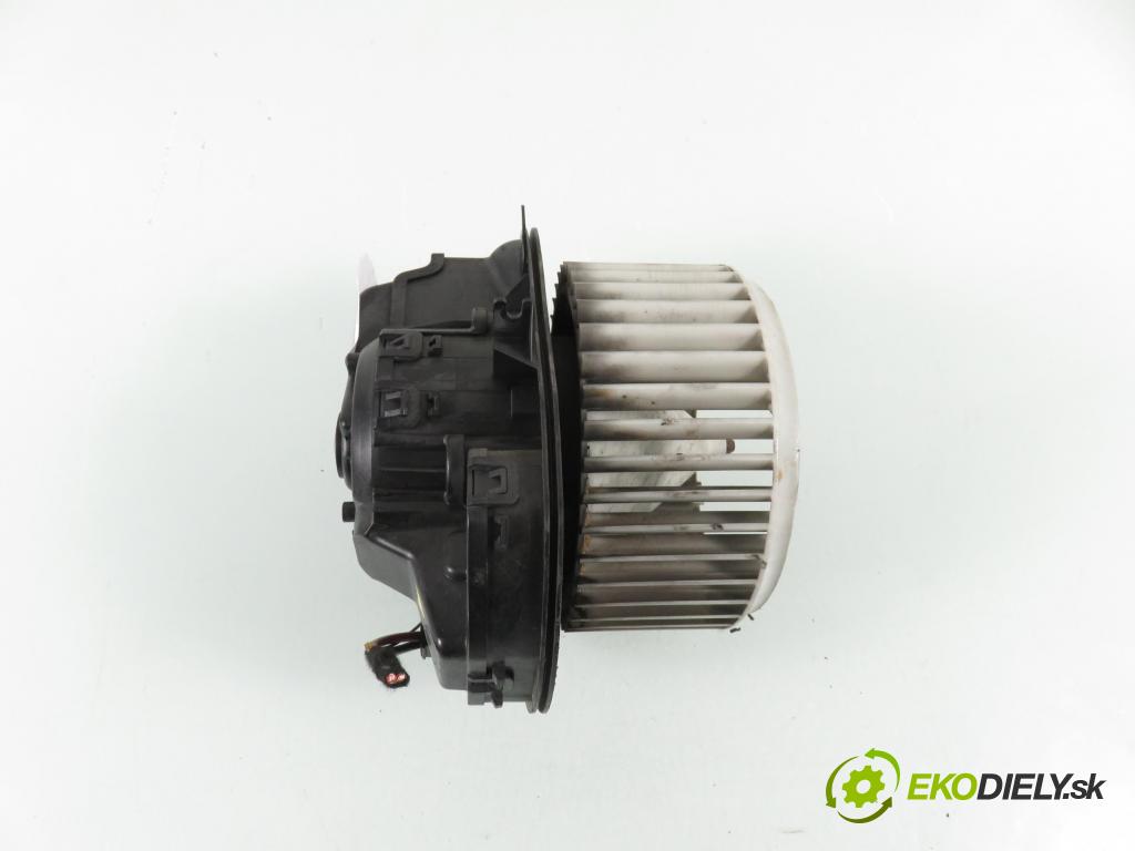 PORSCHE CAYENNE II (92A) SUV 2010 176,00 3.0 Diesel - M 05.9E 2967,00 ventilátor větráku 7P0820021 ; 0130115559