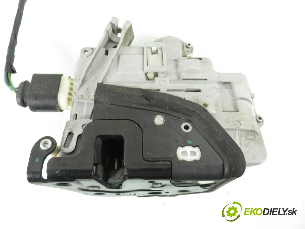 PORSCHE CAYENNE II (92A) SUV 2010 176,00 3.0 Diesel - M 05.9E 2967,00 zámok 8J1837016A