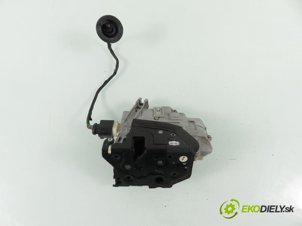 PORSCHE CAYENNE II (92A) SUV 2010 176,00 3.0 Diesel - M 05.9E 2967,00 zámok 8J1837016A