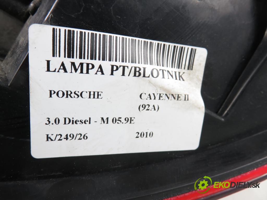 PORSCHE CAYENNE II (92A) SUV 2010 176,00 3.0 Diesel - M 05.9E 2967,00 světlo pravé zadní 95863109604