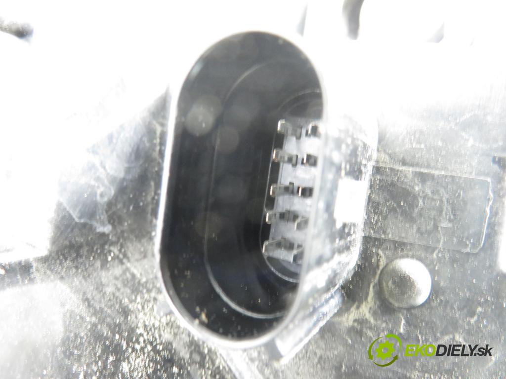 PORSCHE CAYENNE II (92A) SUV 2010 176,00 3.0 Diesel - M 05.9E 2967,00 světlo pravé zadní 95863109604