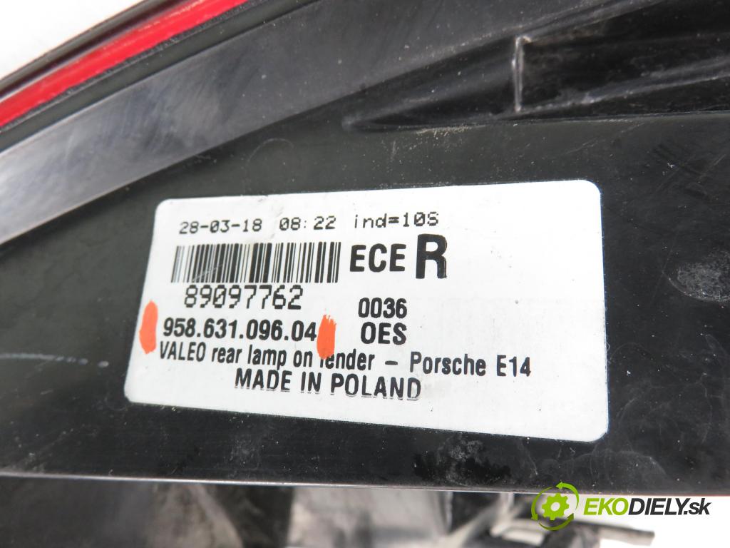 PORSCHE CAYENNE II (92A) SUV 2010 176,00 3.0 Diesel - M 05.9E 2967,00 světlo pravé zadní 95863109604