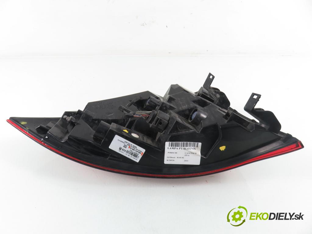 PORSCHE CAYENNE II (92A) SUV 2010 176,00 3.0 Diesel - M 05.9E 2967,00 světlo pravé zadní 95863109604