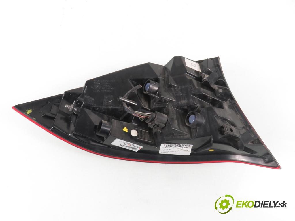 PORSCHE CAYENNE II (92A) SUV 2010 176,00 3.0 Diesel - M 05.9E 2967,00 světlo pravé zadní 95863109604