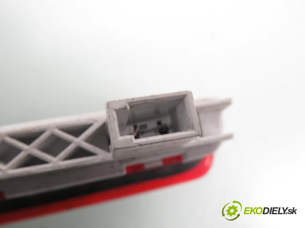 OPEL VECTRA C (Z02) SEDAN 2002 92,00 2.2 DTI 16V 125 - Y 22 DTR 2172,00 svetlo bŕzd 9185991