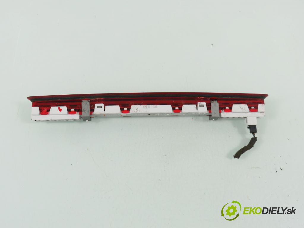 OPEL VECTRA C (Z02) SEDAN 2002 92,00 2.2 DTI 16V 125 - Y 22 DTR 2172,00 svetlo bŕzd 9185991