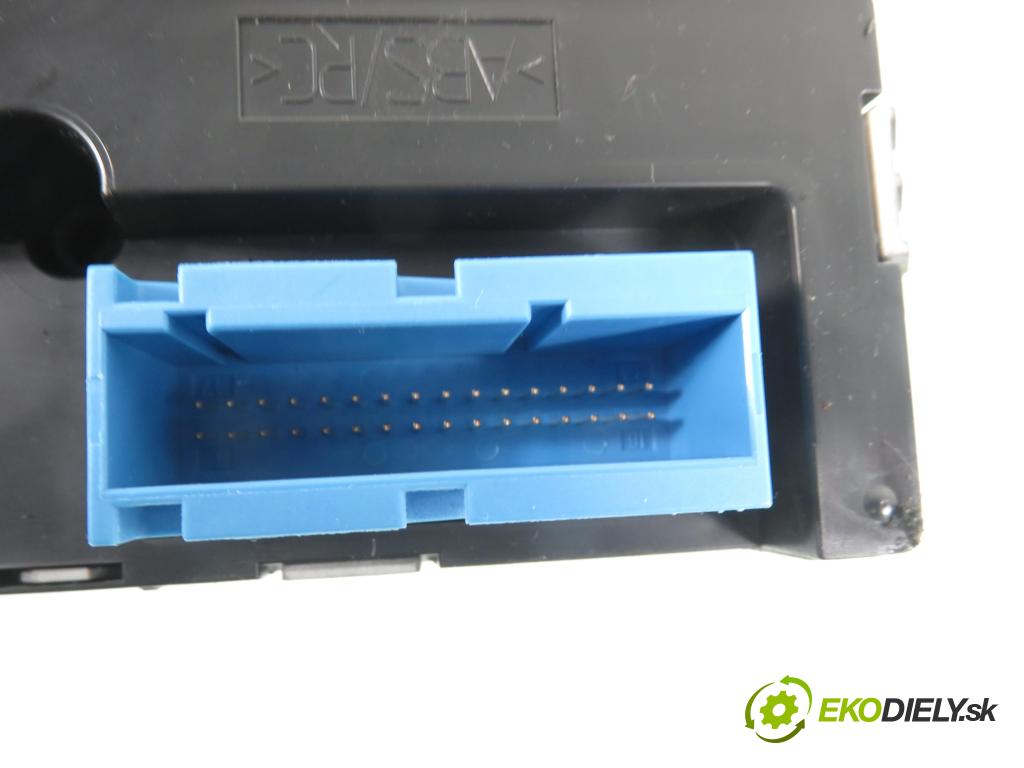 OPEL VECTRA C (Z02) SEDAN 2002 92,00 2.2 DTI 16V 125 - Y 22 DTR 2172,00 Panel topení KLIMATRONIK 24441229