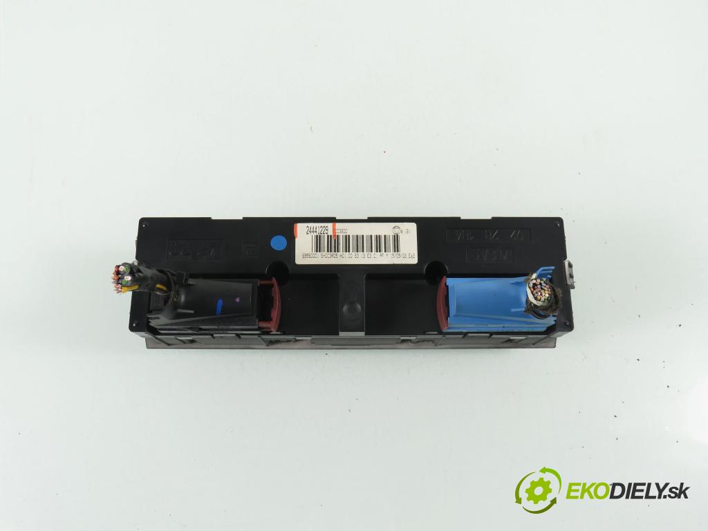 OPEL VECTRA C (Z02) SEDAN 2002 92,00 2.2 DTI 16V 125 - Y 22 DTR 2172,00 Panel topení KLIMATRONIK 24441229