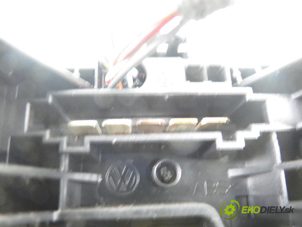 VW TRANSPORTER V Skrzynia (7HA, 7HH, 7EA, 7EH) FURGON 2004 77,00 1.9 TDI PD 105 - AXB 1896,00 Panel topení KLIMATIZACE: 7H0820045D