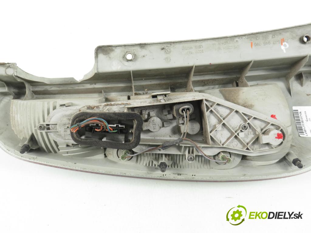 SKODA ROOMSTER (5J) HB 2008 59,00 1.4 TDI - BMS 1422,00 Svetlo pravé zadné 5J7945096