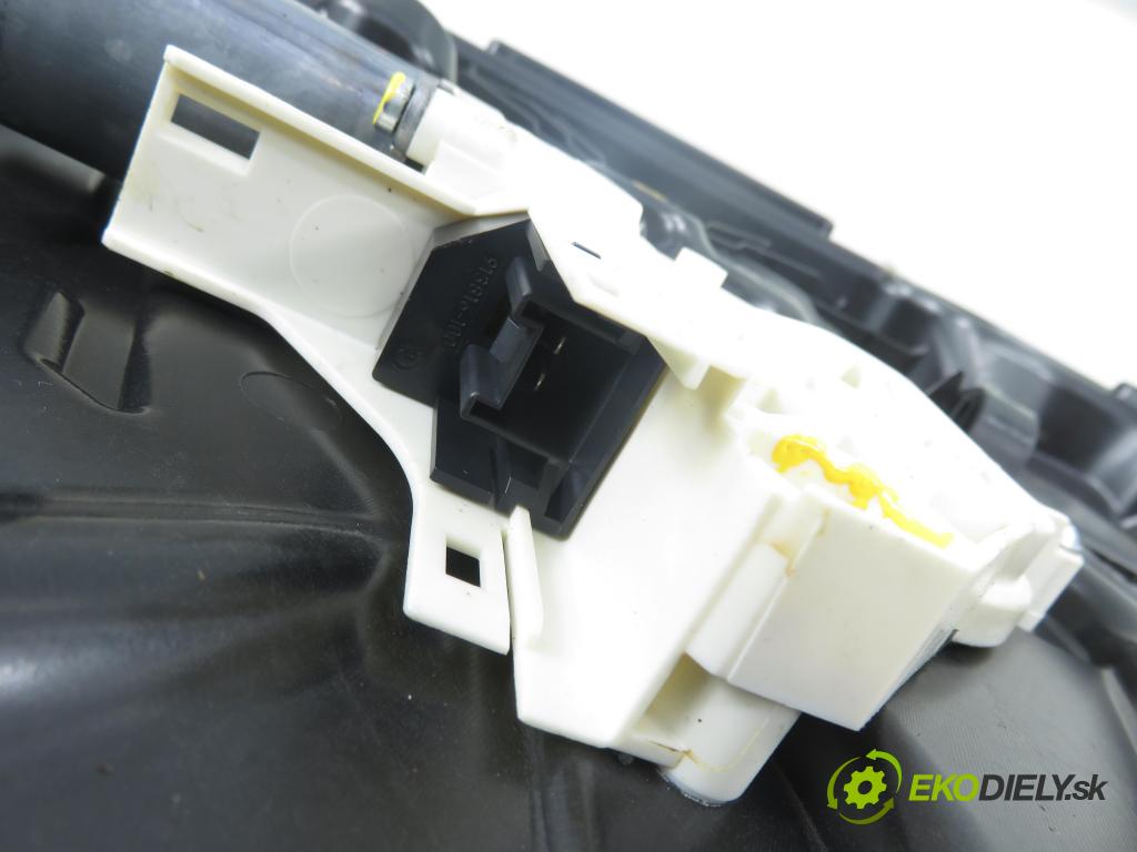 PORSCHE CAYENNE II (92A) SUV 2010 176,00 3.0 Diesel - M 05.9E 2967,00 Mechanizmus okien 7P5837755B ; 8K0959801B