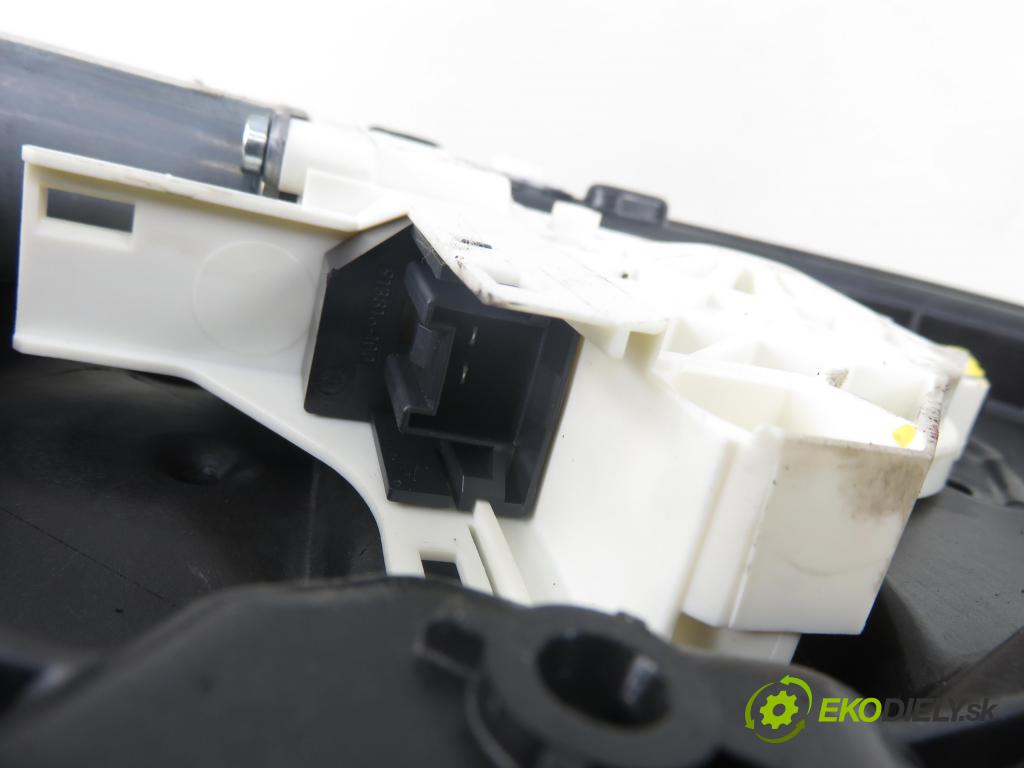 PORSCHE CAYENNE II (92A) SUV 2010 176,00 3.0 Diesel - M 05.9E 2967,00 Mechanizmus okien PTE 7P5839756C ; 8K0959811A