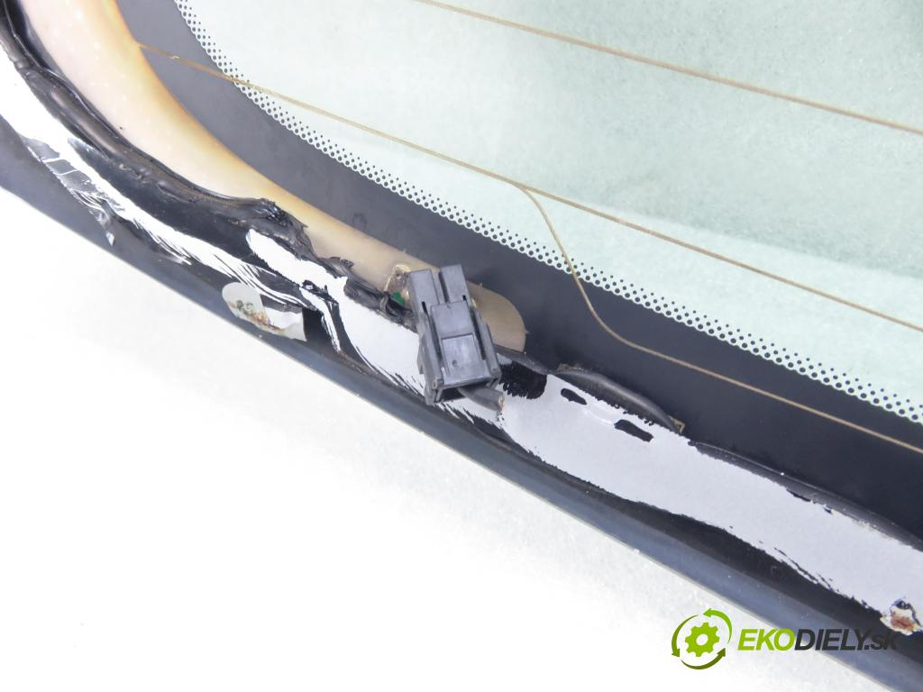 HYUNDAI i30 (FD) HB 2010 80,00 1.4 - G4FA 1396,00 Okno zadné kapota