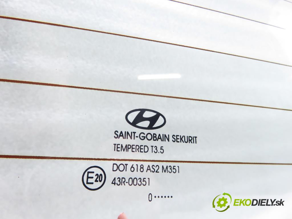 HYUNDAI i30 (FD) HB 2010 80,00 1.4 - G4FA 1396,00 Okno zadné kapota