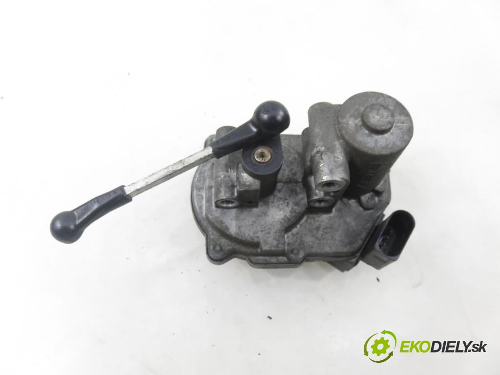 AUDI Q7 (4L) SUV 2007 171,00 3.0 TDI quattro - BUG 2967,00 Nastavovač zvod, potrubie A2C53308513 ; 059129086M (Motorček ostatné)