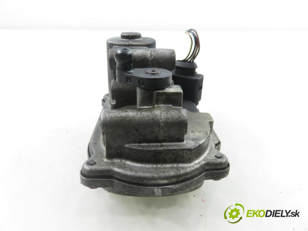 AUDI Q7 (4L) SUV 2007 171,00 3.0 TDI quattro - BUG 2967,00 Nastavovač zvod, potrubie A2C53308513 ; 059129086M (Motorček ostatné)