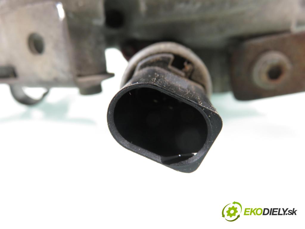 VW PASSAT B6 (3C2) SEDAN 2006 110,00 2.0 FSI - BVY 1984,00 obal VAČKOVÁ HŘÍDEL: 06F103530N