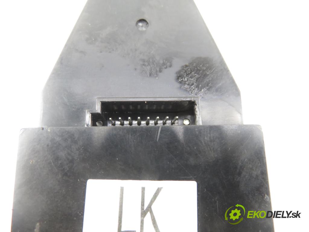 ROVER 75 (RJ) SEDAN 2005 85,00 2.0 CDT 116 - 204D2 1951,00 Panel ovládania okien YUD000470PUY