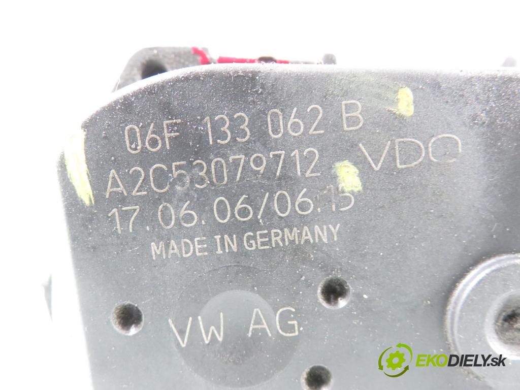 VW PASSAT B6 (3C2) SEDAN 2006 110,00 2.0 FSI - BVY 1984,00 Škrtiaca klapka 06F133062B ; A2C53079712 (Škrtiaca klapka)