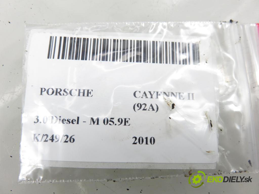 PORSCHE CAYENNE II (92A) SUV 2010 176,00 3.0 Diesel - M 05.9E 2967,00 KRYTY SLUNEČNÍ SVĚTLO 7P0857551