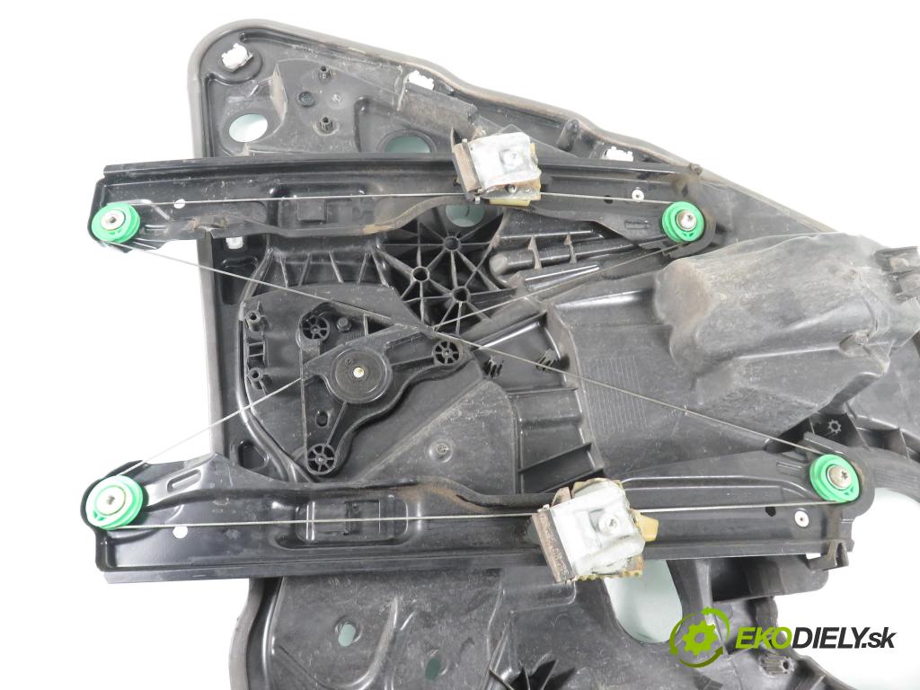 PORSCHE CAYENNE II (92A) SUV 2010 176,00 3.0 Diesel - M 05.9E 2967,00 Mechanizmus okien 7P5839755C ; 8K0959812A