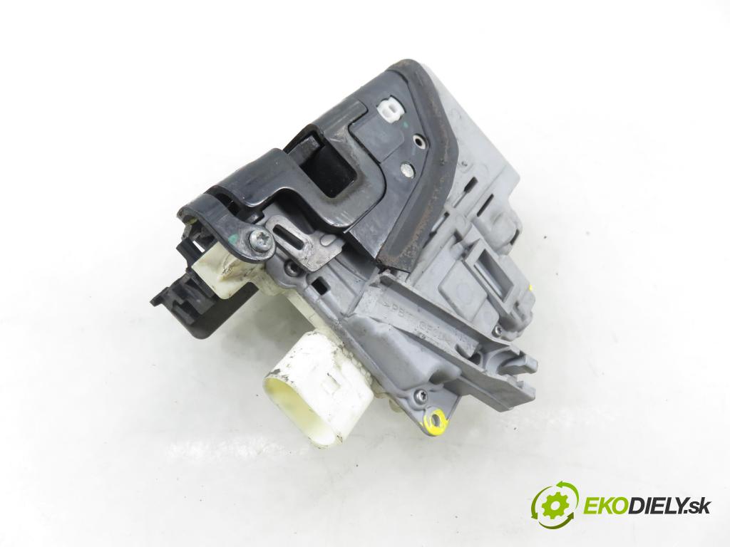 PORSCHE CAYENNE II (92A) SUV 2010 176,00 3.0 Diesel - M 05.9E 2967,00 zámok 8J1837015A