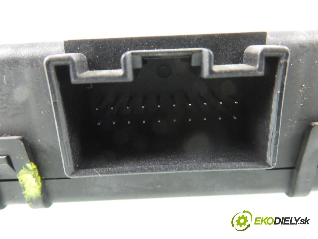 PORSCHE CAYENNE II (92A) SUV 2010 176,00 3.0 Diesel - M 05.9E 2967,00 řídící jednotka GATEWAY 7PP907530J