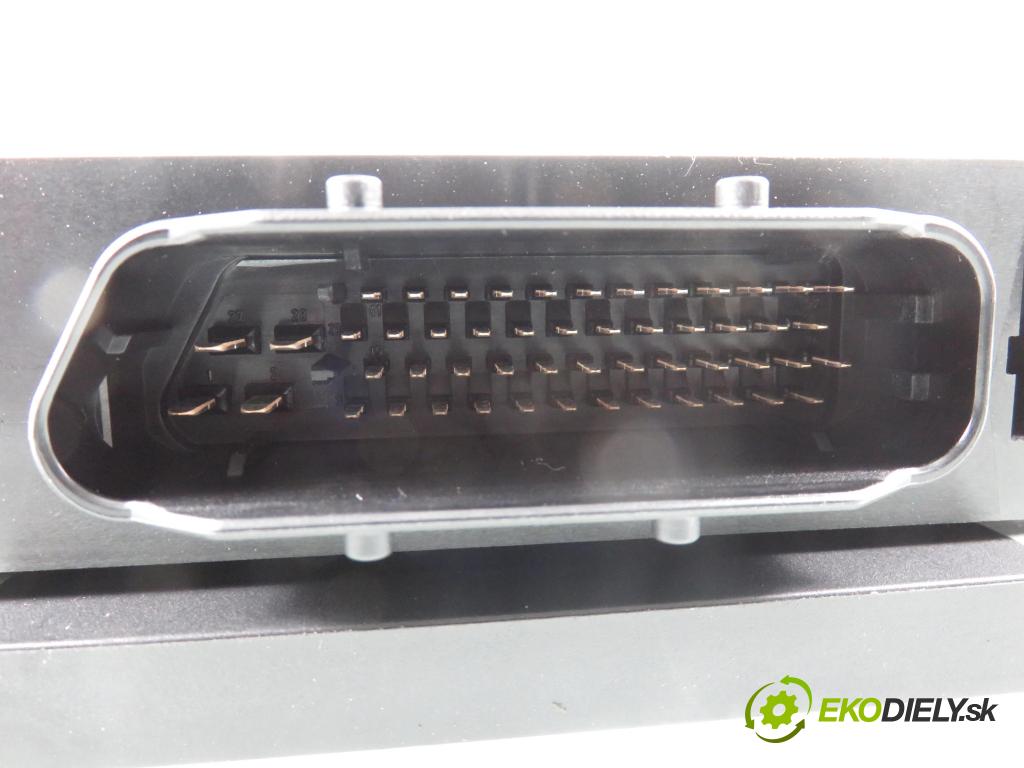 PORSCHE CAYENNE II (92A) SUV 2010 176,00 3.0 Diesel - M 05.9E 2967,00 Riadiaca jednotka prevodovky 0C8927749T