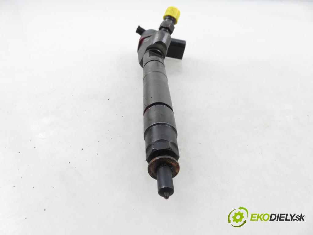 MERCEDES-BENZ KLASA S (W220) SEDAN 2003 191,00 S 400 CDI V8 260 - OM 628.960 3996,00 vstrekovač 0445110104 ; 6280700487 (Vstrekovač paliva)