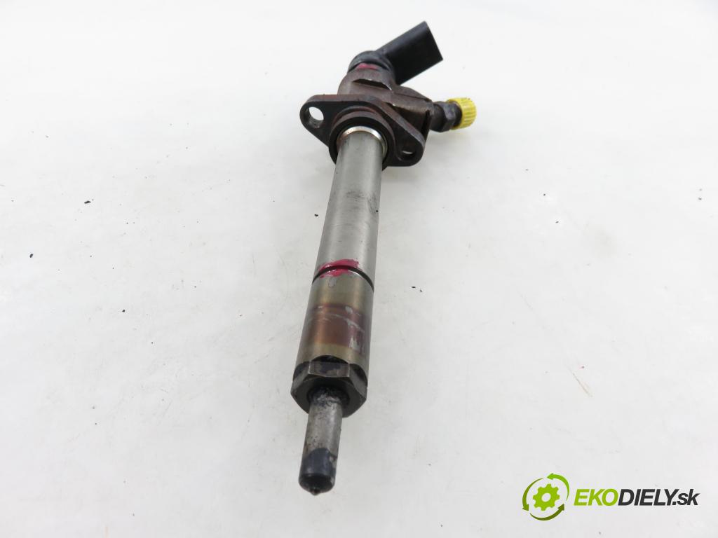 PEUGEOT 407 SW (6E_) KOMBI 2004 100,00 2.0 HDi 135 - RHR 1997,00 vstrekovač 9647247280 (Vstrekovač paliva)