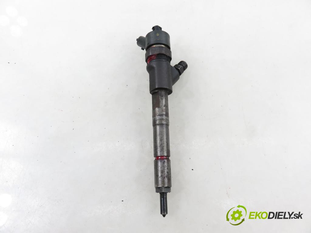 TOYOTA YARIS (_P1_) HB 2001 55,00 1.4 D-4D (NLP10_) - 1ND-TV 1364,00 vstrekovač 0445110085 ; 2367033010 (Vstrekovač paliva)