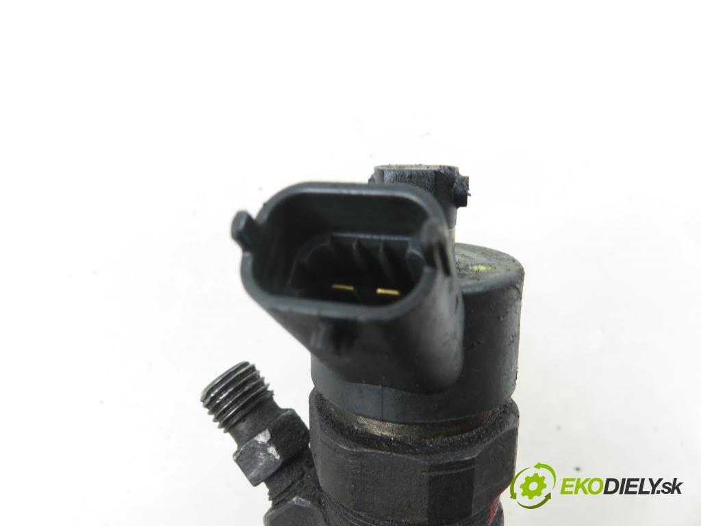 TOYOTA YARIS (_P1_) HB 2001 55,00 1.4 D-4D (NLP10_) - 1ND-TV 1364,00 vstrekovač 0445110085 ; 2367033010 (Vstrekovač paliva)