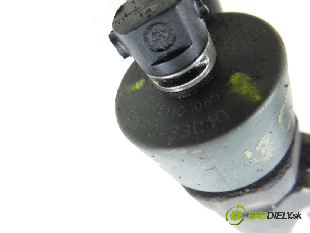 TOYOTA YARIS (_P1_) HB 2001 55,00 1.4 D-4D (NLP10_) - 1ND-TV 1364,00 vstrekovač 0445110085 ; 2367033010 (Vstrekovač paliva)