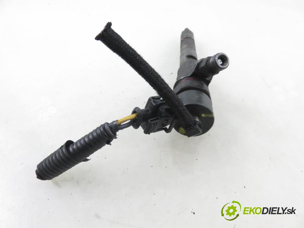 TOYOTA YARIS (_P1_) HB 2001 55,00 1.4 D-4D (NLP10_) - 1ND-TV 1364,00 vstrekovač 0445110085 ; 2367033010 (Vstrekovač paliva)