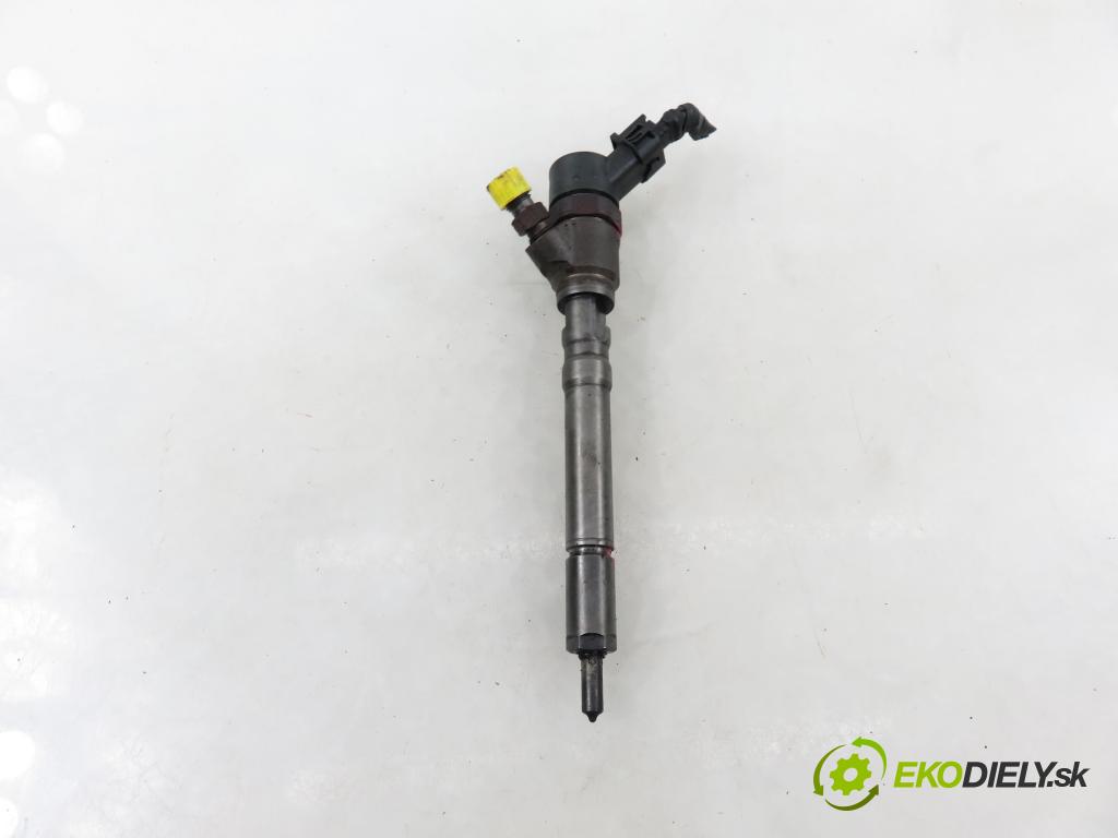 HYUNDAI TUCSON (JM) SUV 2006 83,00 2.0 CRDi 4WD 113 - D4EA 1991,00 vstrekovač 3380027900 ; 0445110126 (Vstrekovač paliva)