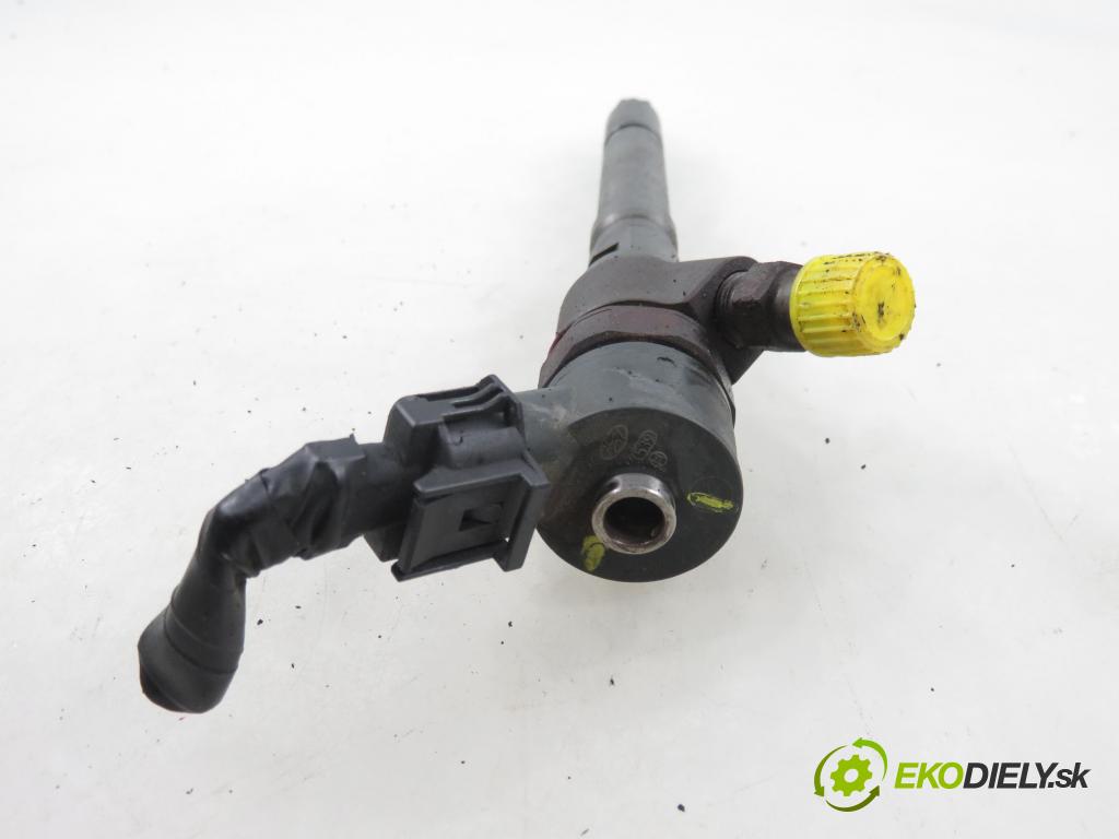 HYUNDAI TUCSON (JM) SUV 2006 83,00 2.0 CRDi 4WD 113 - D4EA 1991,00 vstrekovač 3380027900 ; 0445110126 (Vstrekovač paliva)