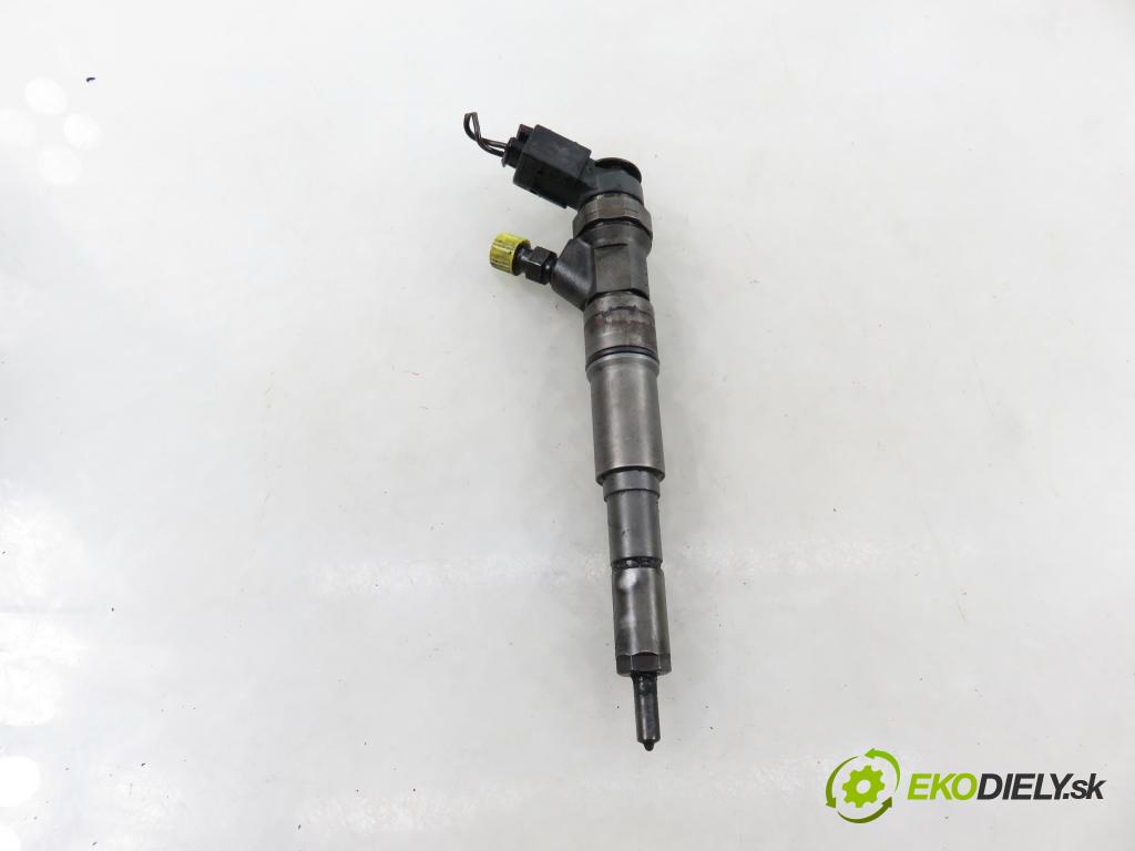 BMW 3 (E46) SEDAN 2003 110,00 320 d 150 - M47 D20 (204D4) 1995,00 vstrekovač 0445110131 ; 7789661 (Vstrekovač paliva)