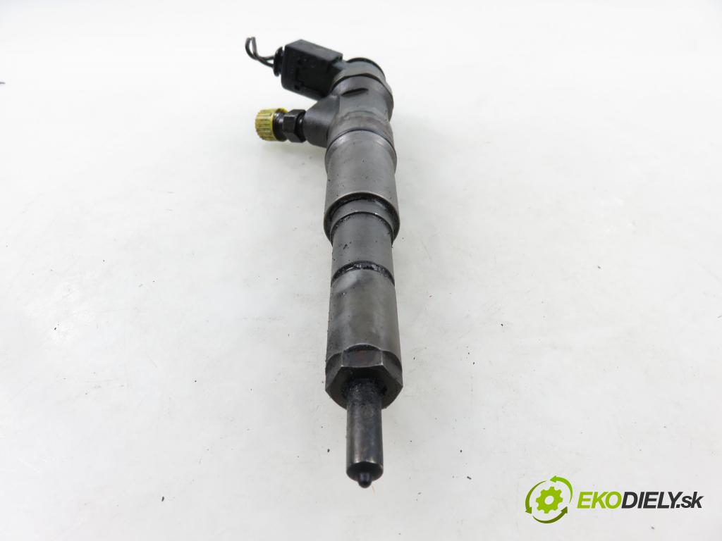 BMW 3 (E46) SEDAN 2003 110,00 320 d 150 - M47 D20 (204D4) 1995,00 vstrekovač 0445110131 ; 7789661 (Vstrekovač paliva)