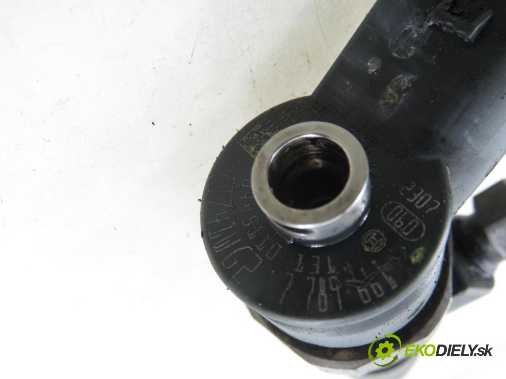 BMW 3 (E46) SEDAN 2003 110,00 320 d 150 - M47 D20 (204D4) 1995,00 vstrekovač 0445110131 ; 7789661 (Vstrekovač paliva)