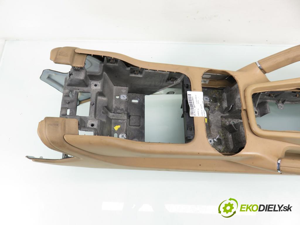 PORSCHE CAYENNE II (92A) SUV 2010 176,00 3.0 Diesel - M 05.9E 2967,00 Tunel STREDNÝ: 7P5864089