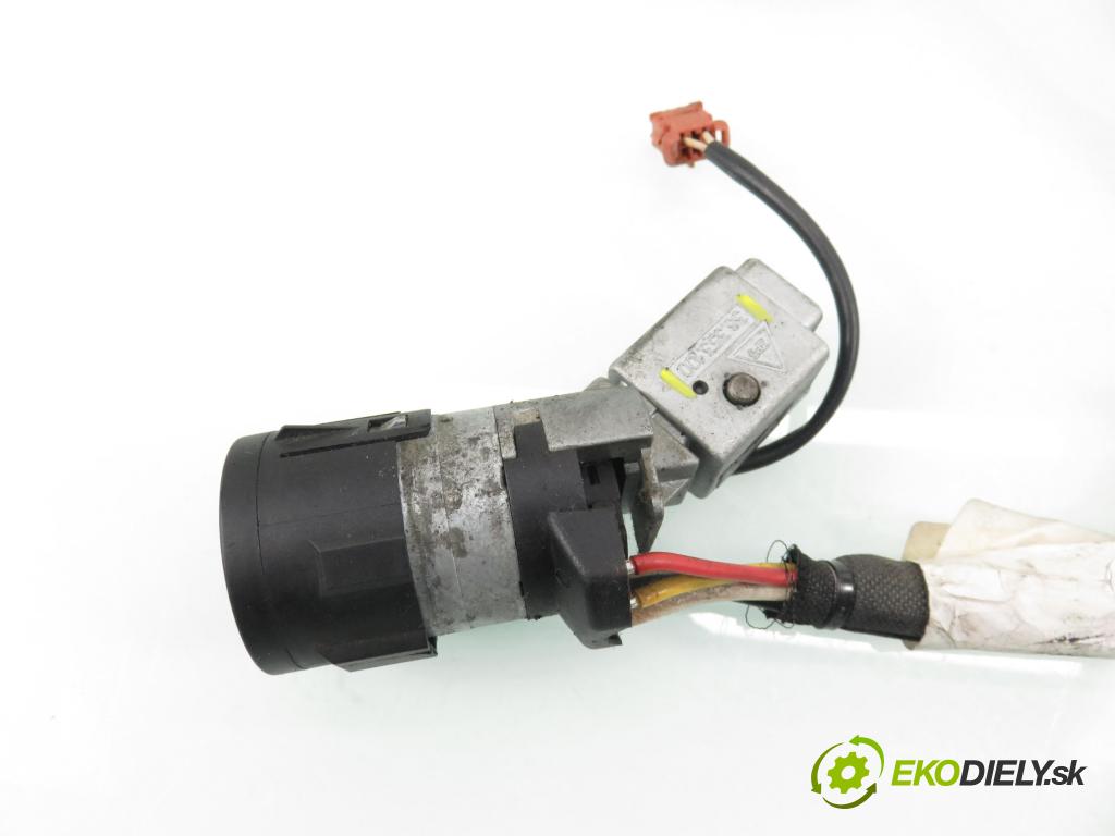 PEUGEOT 807 (EB_) MINIVAN 2004 94,00 2.2 16V HDi 128 - 4HW 2179,00 spinačka 36353100 ; 9648445180 (Spínacia skrinka)