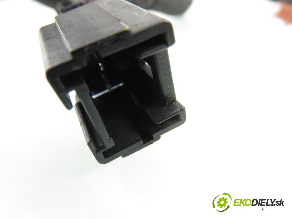 PEUGEOT 807 (EB_) MINIVAN 2004 94,00 2.2 16V HDi 128 - 4HW 2179,00 spinačka 36353100 ; 9648445180 (Spínacia skrinka)