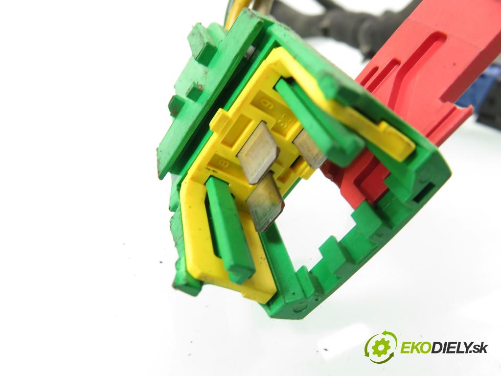 PEUGEOT 807 (EB_) MINIVAN 2004 94,00 2.2 16V HDi 128 - 4HW 2179,00 spinačka 36353100 ; 9648445180 (Spínacia skrinka)