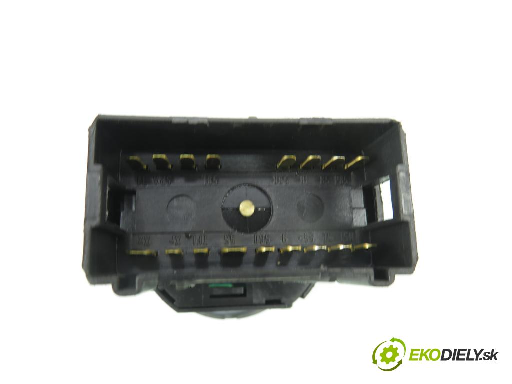 SKODA ROOMSTER (5J) HB 2008 59,00 1.4 TDI - BMS 1422,00 prepínač svetlá 3B0941531B