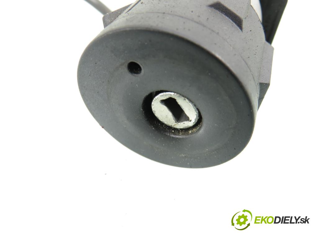 PEUGEOT 301 SEDAN 2013 85,00 1.6 VTi 115 - NFP (EC5) 1587,00 spínačka / VLOŽKY N0503823 ; N0502455 ; 9663123280