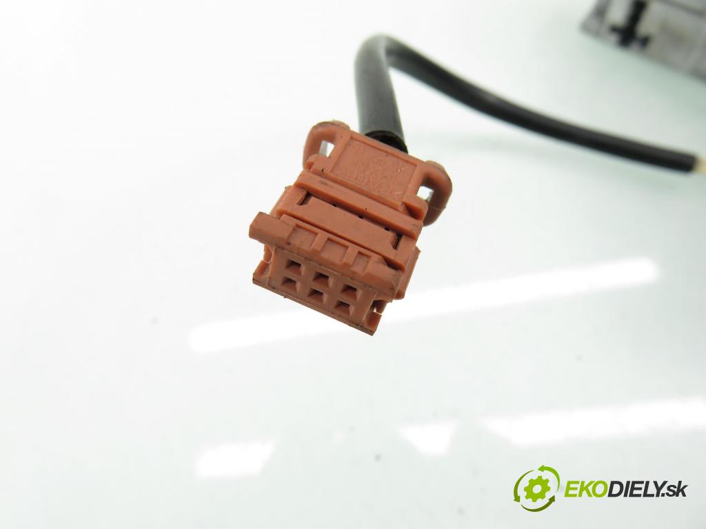 PEUGEOT 301 SEDAN 2013 85,00 1.6 VTi 115 - NFP (EC5) 1587,00 spínačka / VLOŽKY N0503823 ; N0502455 ; 9663123280