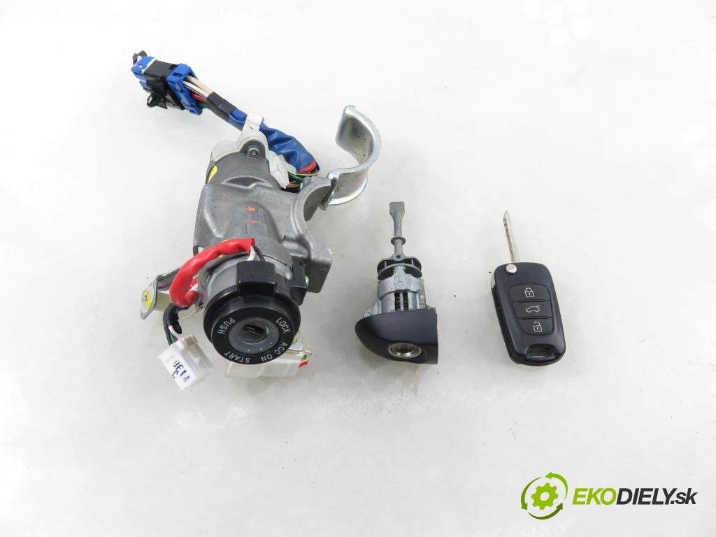 HYUNDAI i30 (FD) HB 2010 80,00 1.4 - G4FA 1396,00 spinačka / zámky FDZDC2