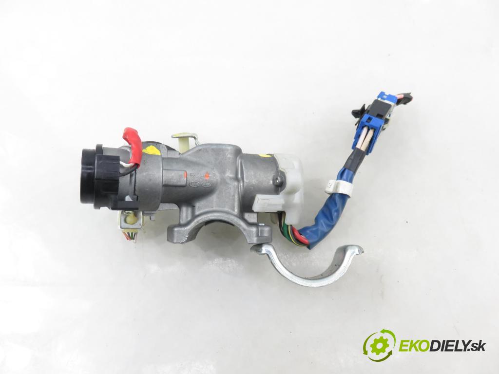 HYUNDAI i30 (FD) HB 2010 80,00 1.4 - G4FA 1396,00 spinačka / zámky FDZDC2